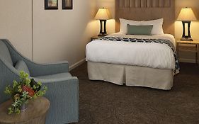 Cambria Landing Inn And Suites